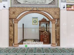 Mimbar Podium Masjid Ukiran Kaligrafi Atap Kubah Masjid Agung Palabuhanratu